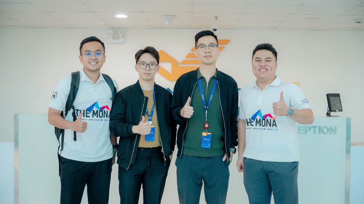 Đội ngũ MONA đến tận văn phòng khách hàng trao đổi giải pháp